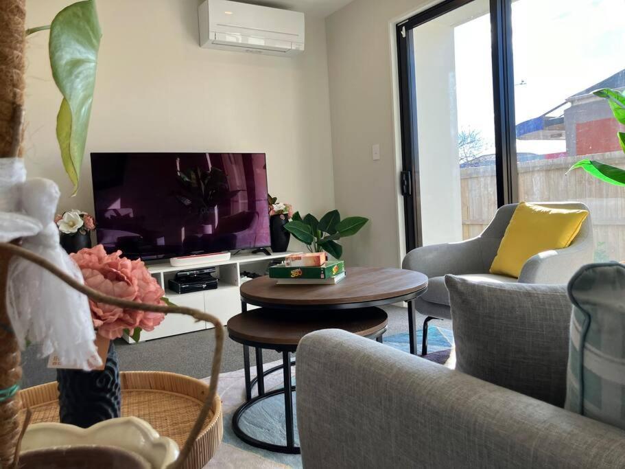 2-Bedroom Ensuite, Close To City, Comfortable, Accessible With Own Parking Christchurch Exterior foto